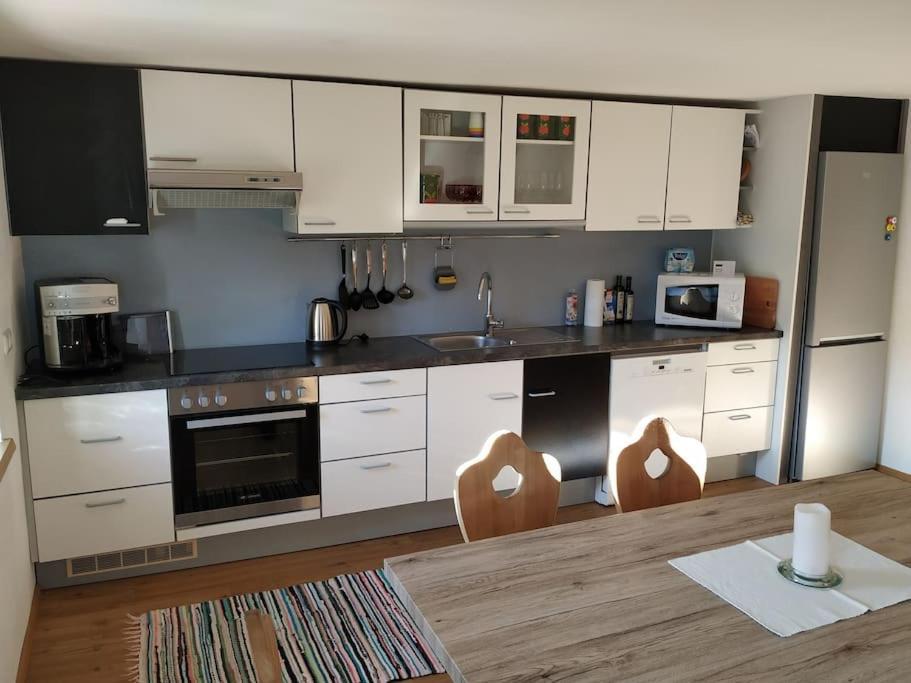 Upcycling Appartement Fischl - Nachhaltig Und Kreativ Wohnen Fuer Gross Und Klein Jenbach Exteriér fotografie